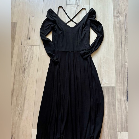 Dress with criss cross back - Picture 3 of 6